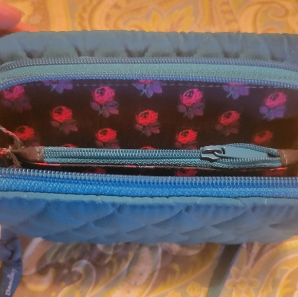 VERA BRADLEY Crossbody/Clutch Great condition - Picture 4 of 6